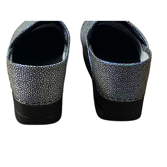 Dansko Clog Nurse Shoes Womens Size Size EU 34 Iridescent Slip On Comfort - Picture 3 of 16